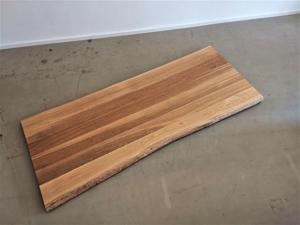 massivholz-tischplatte-asteiche-baumkante_mb-338_09