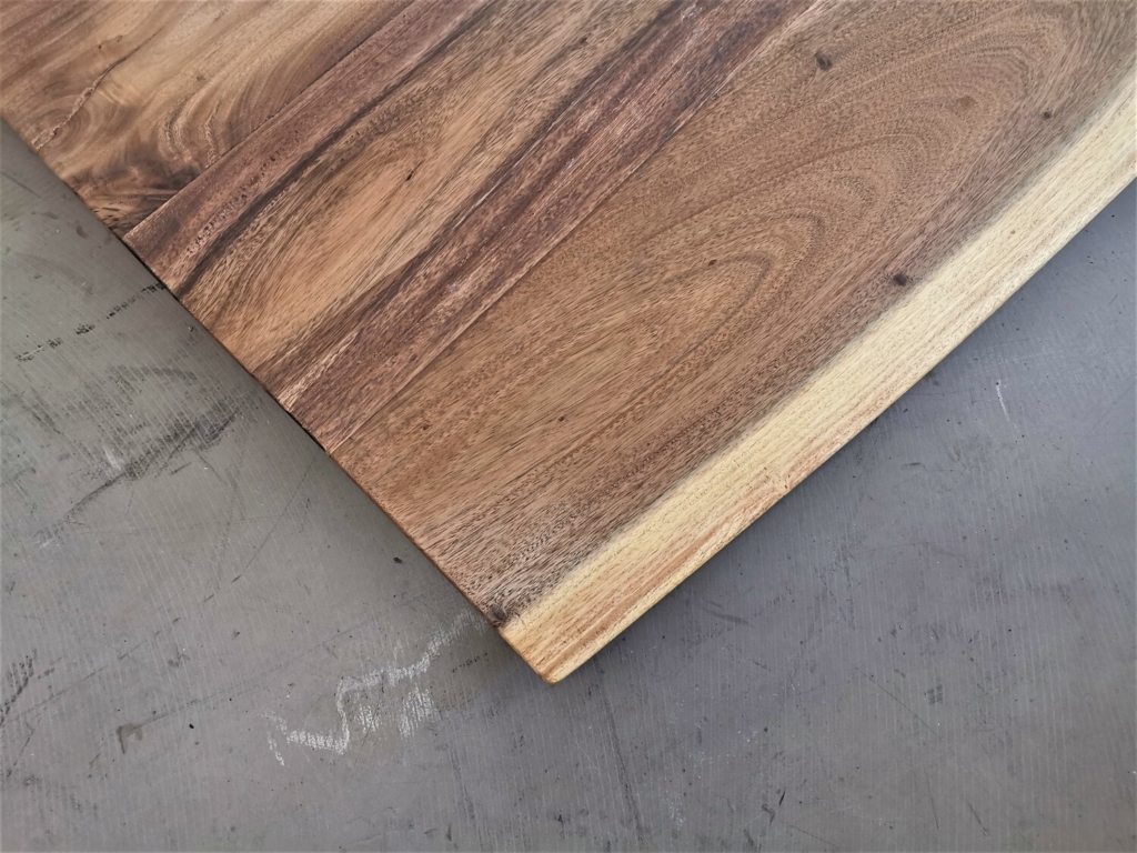 massivholz-tischplatte-baumkante-akazie_mb-405 (5)