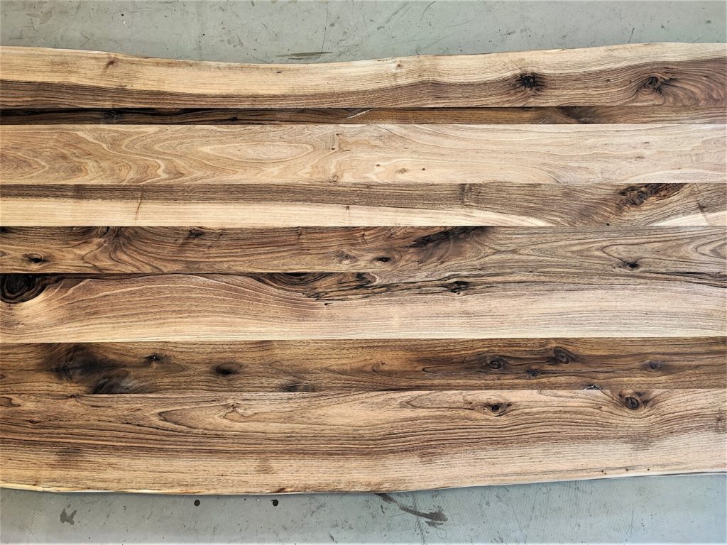 massivholz-tischplatte-baumkante-nussbaum_k-823 (3)