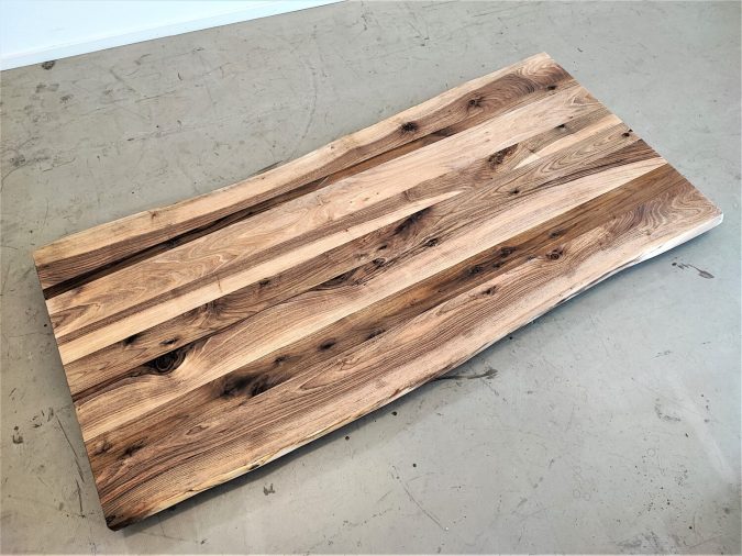 massivholz-tischplatte-baumkante-nussbaum_k-823 (6)