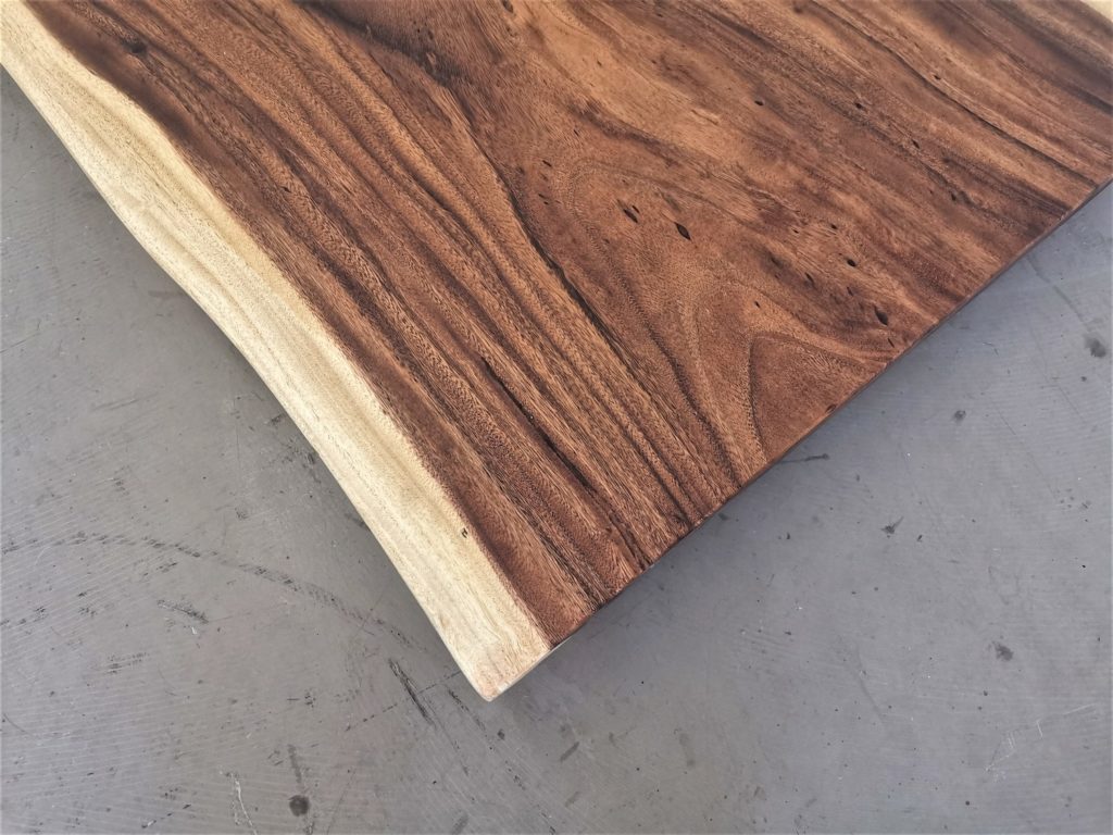 massivholz-tischplatte-baumkante-akazie_mb-568 (6)