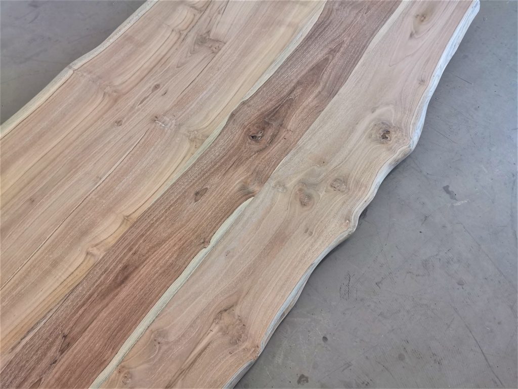 massivholz-tischplatte-altholz-baumkante-natur-teak_mb-591 (8)