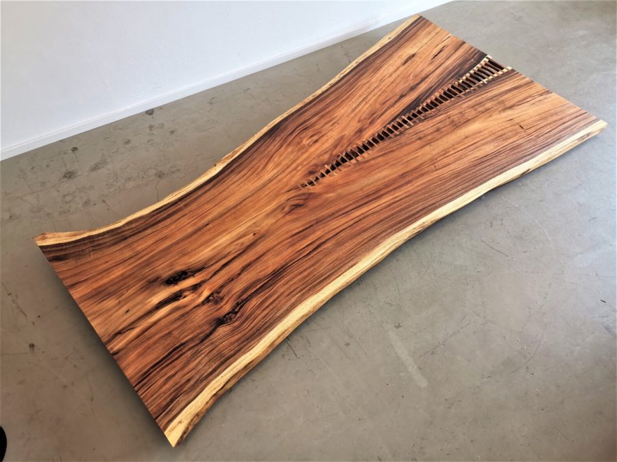 massivholz-tischplatte-baumkante-designplatte-akazie_mb-593 (6)