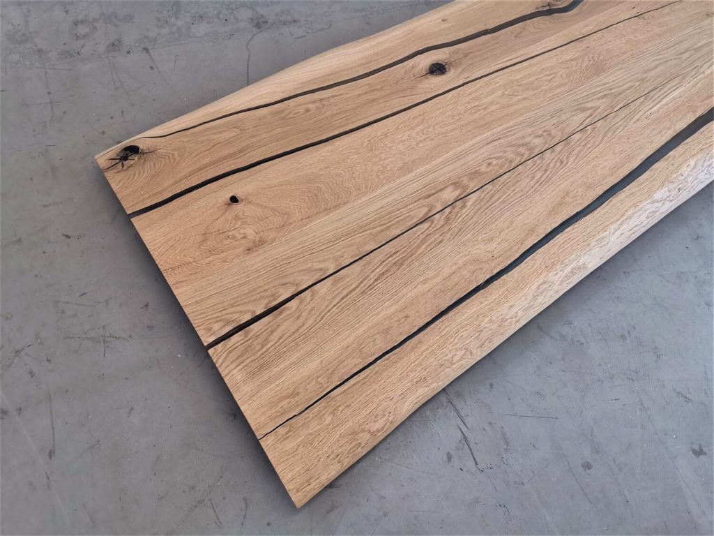 massivholz-tischplatte-baumkante-epoxid-asteiche_mb-581 (4)