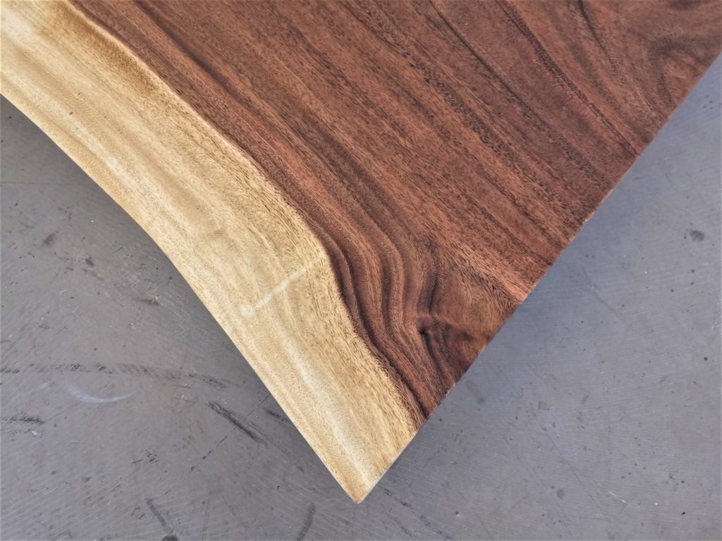 massivholz-tischplatte-baumkante-akazie_mb-601 (6)