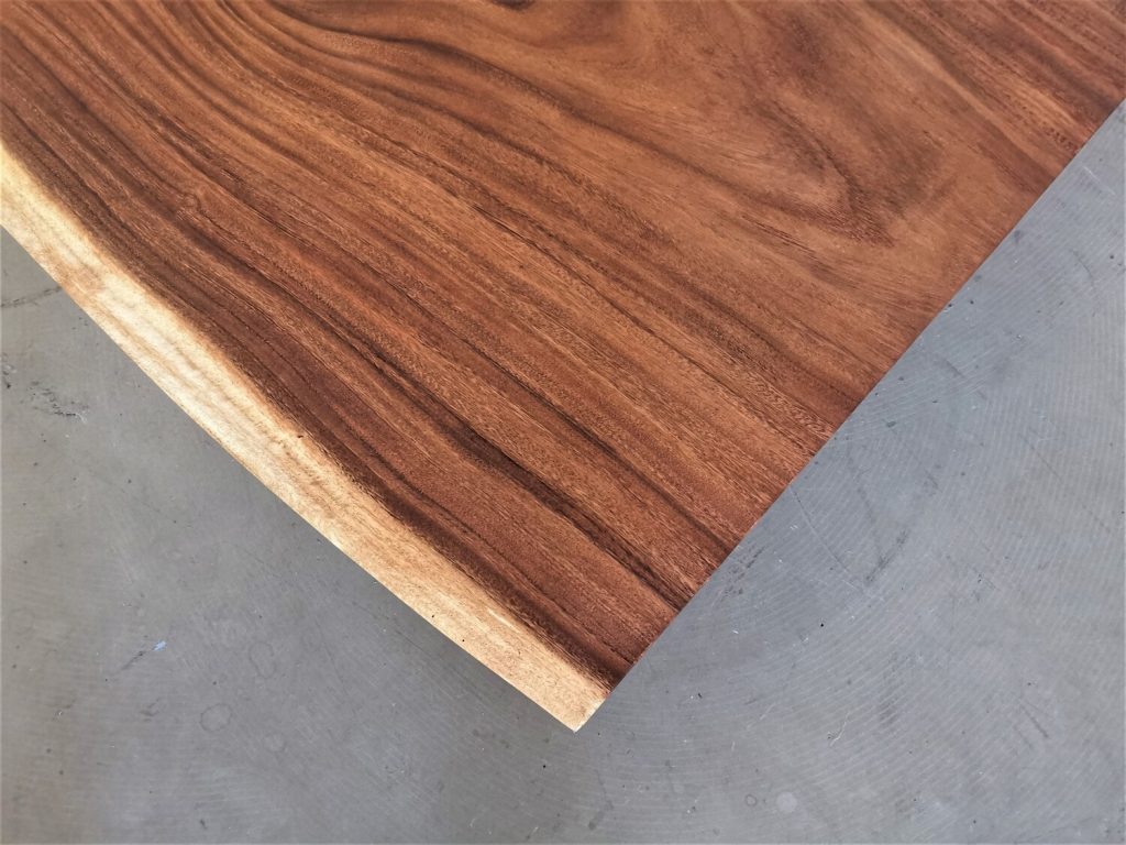 massivholz-tischplatte-baumkante-akazie_mb-698 (7)