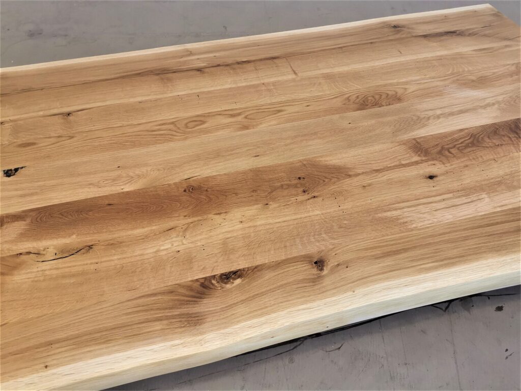 massivholz-tischplatte-baumkante-asteiche_mb-674 (6)