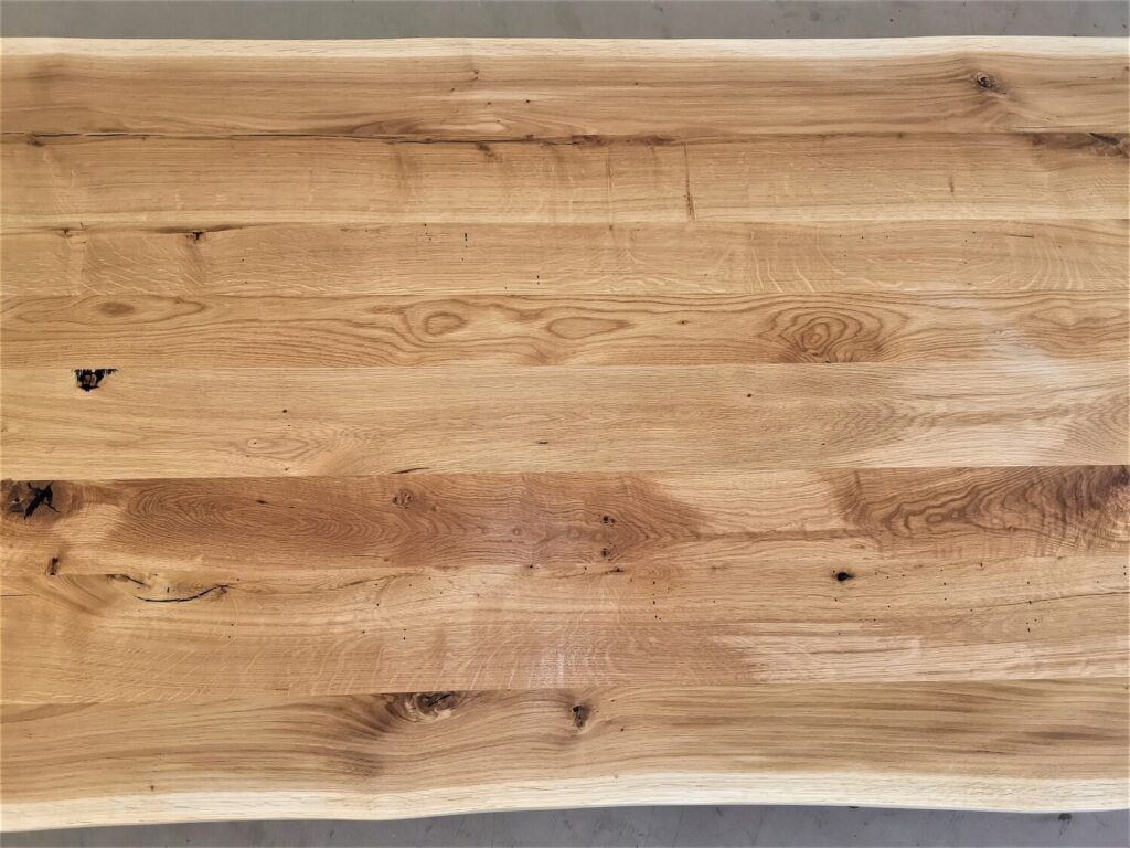 massivholz-tischplatte-baumkante-asteiche_mb-674 (8)