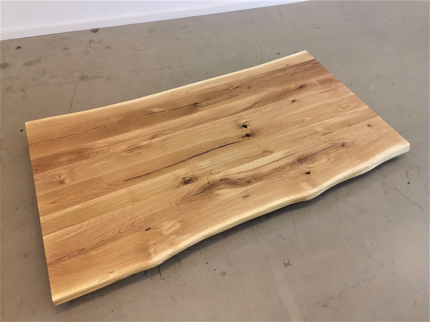 Tischplatte Massivholzplatte Eiche massiv  geölt/natur Baumkante nach mass 