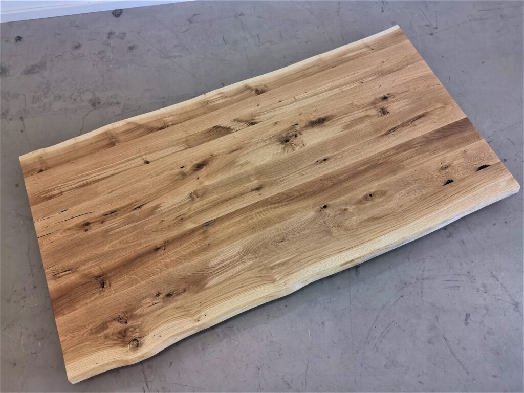 massivholz-tischplatte-baumkante-asteiche_mb-679 (8)