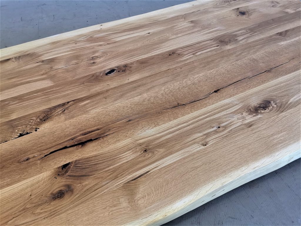 massivholz-tischplatte-baumkante-asteiche_mb-687 (6)