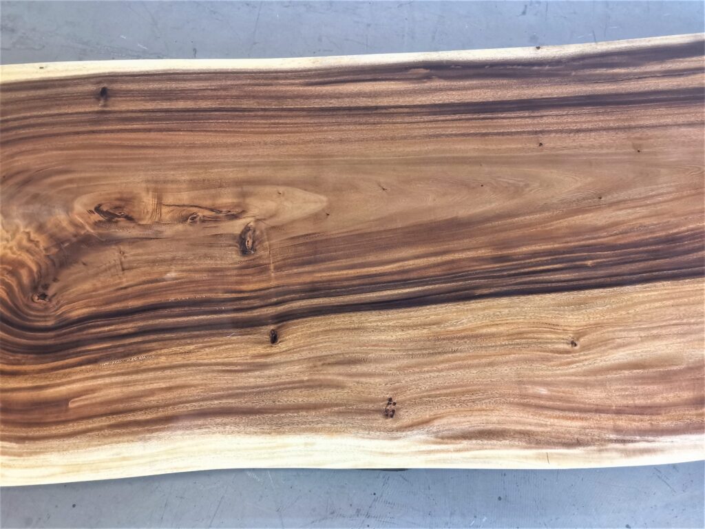 massivholz-tischplatte-baumkante-Akazie_mb-728 (6)