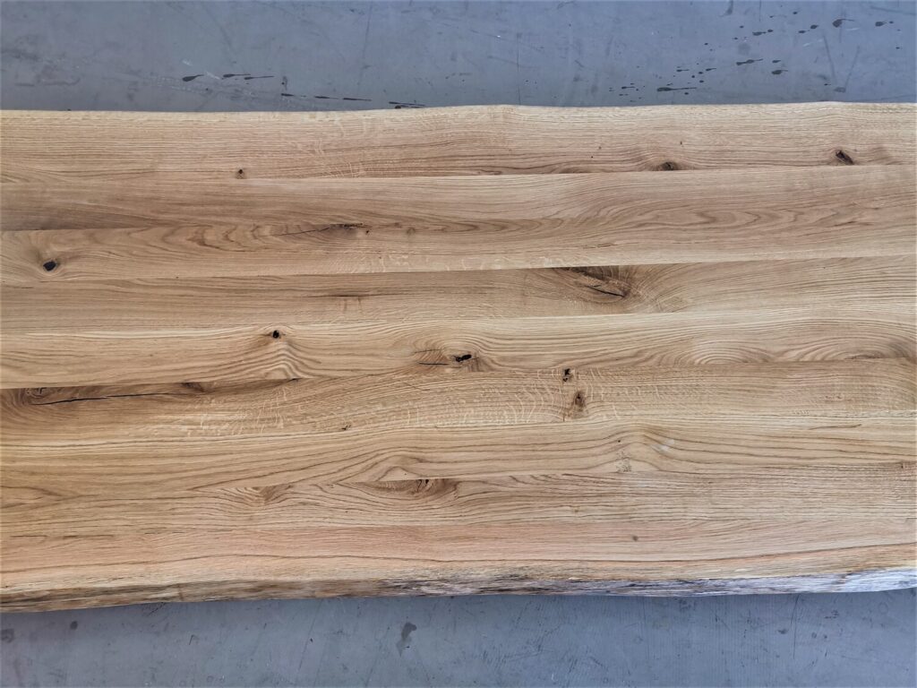 massivholz-tischplatte-baumkante-asteiche_k12 (6)