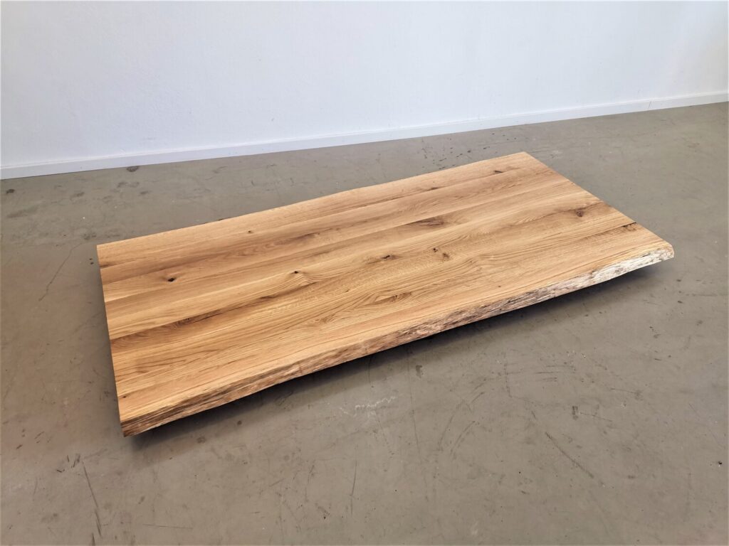 massivholz-tischplatte-baumkante-asteiche_k12 (8)