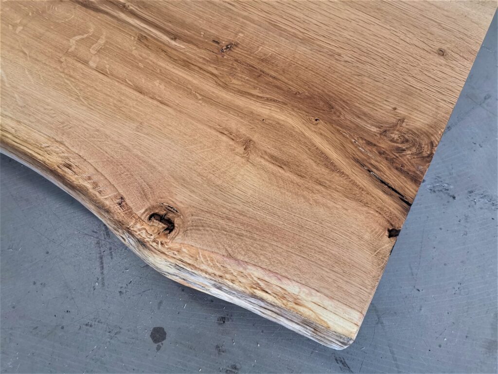massivholz-tischplatte-baumkante-asteiche_k19 (6)