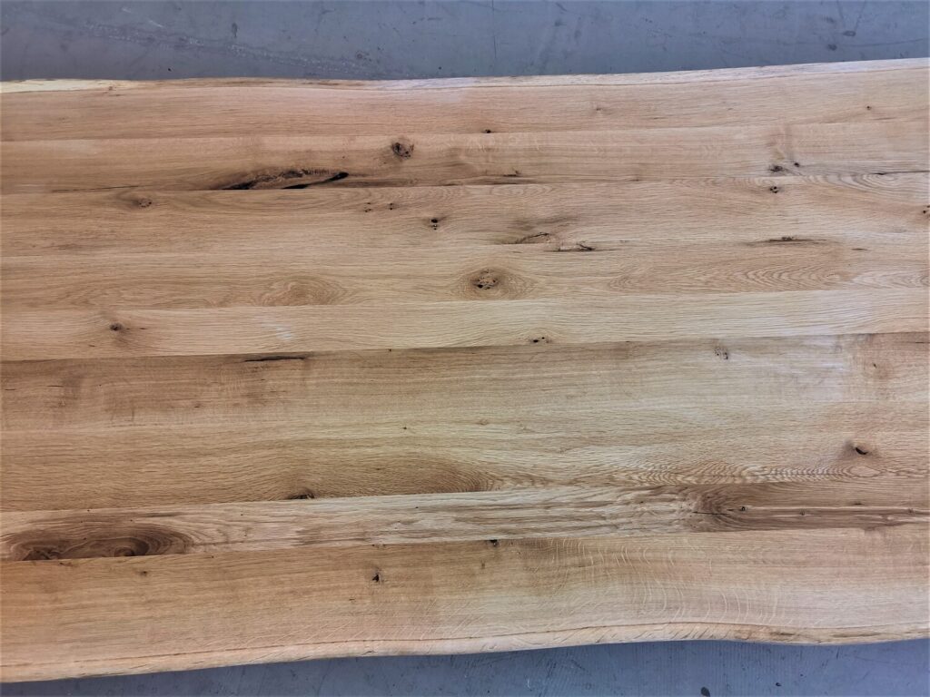 massivholz-tischplatte-baumkante-asteiche_k19 (7)