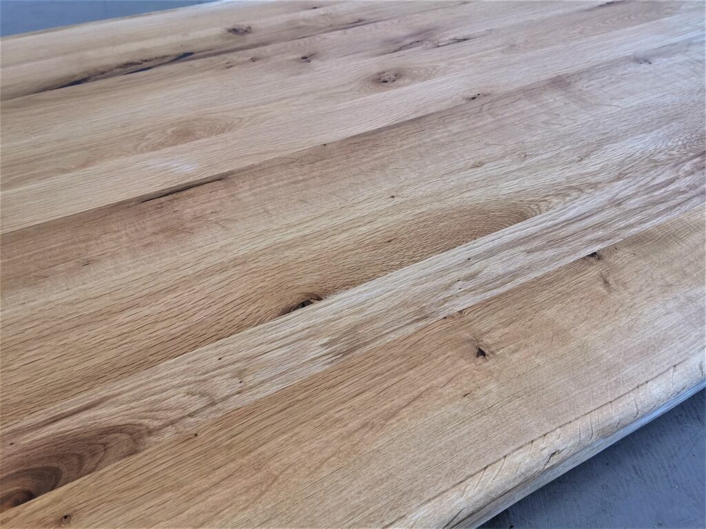 massivholz-tischplatte-baumkante-asteiche_k19 (8)