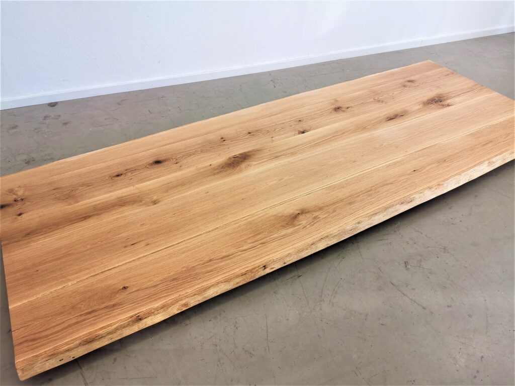 massivholz-tischplatte-baumkante-asteiche_k20 (9)