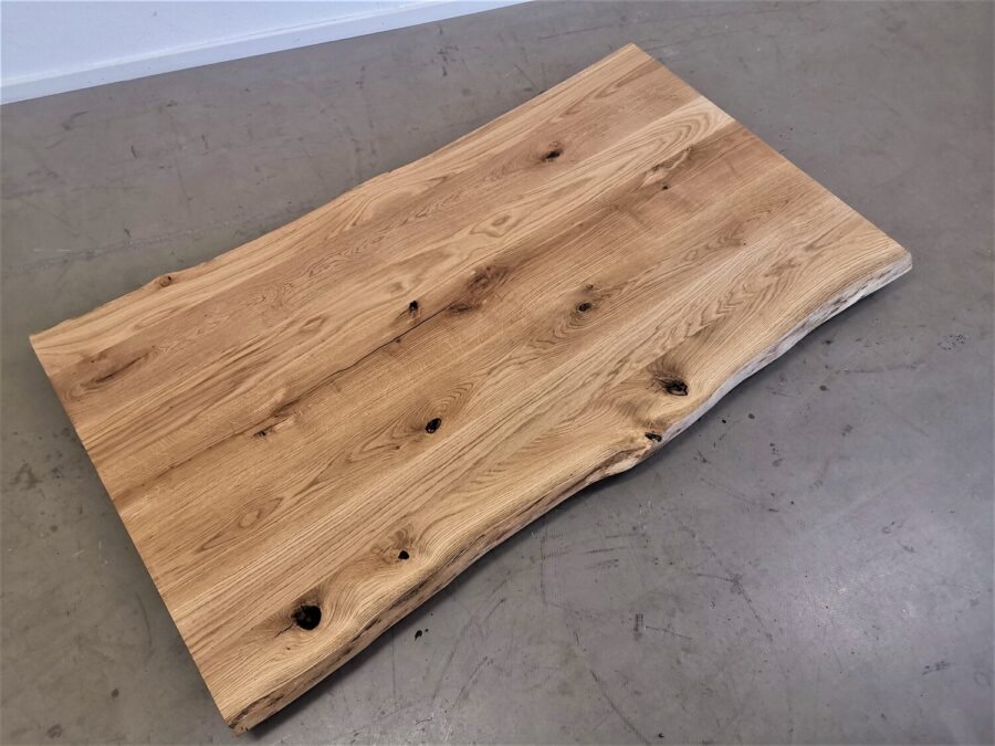 massivholz-tischplatte-baumkante-asteiche_k6 (3)
