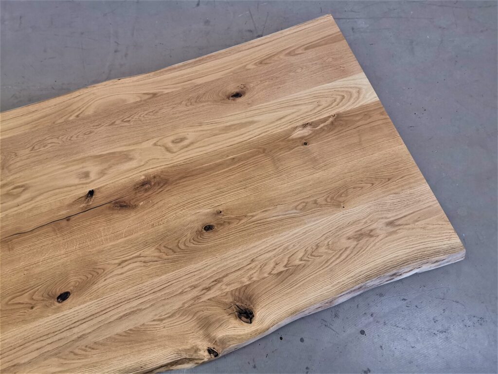 massivholz-tischplatte-baumkante-asteiche_k6 (6)