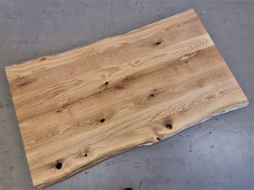 massivholz-tischplatte-baumkante-asteiche_k6 (7)