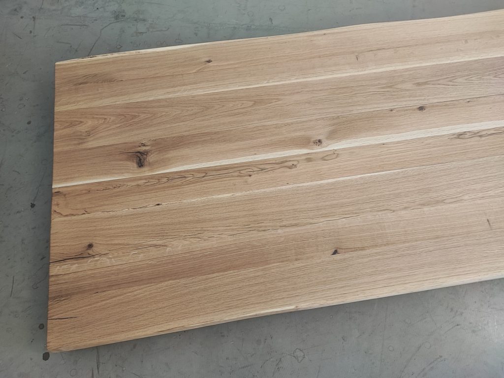 massivholz-tischplatte-baumkante-asteiche_mb-948 (6)
