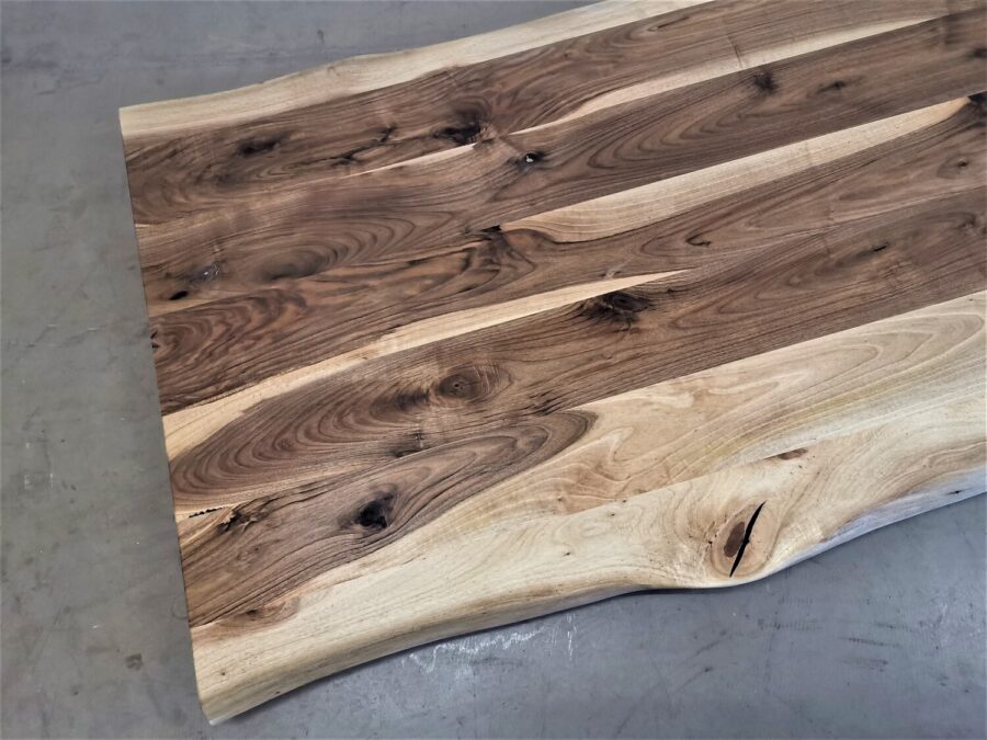 massivholz-tischplatte-baumkante-nussbaum_mb-770 (4)