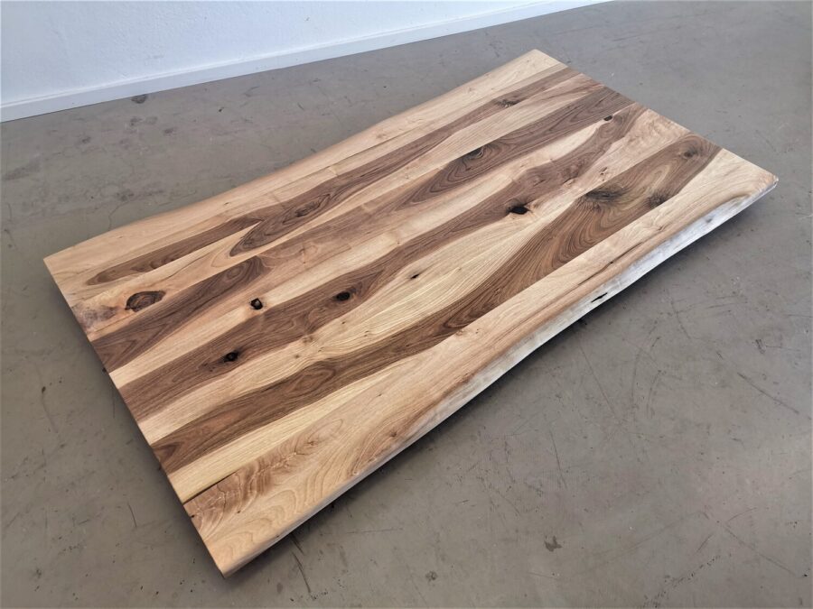 massivholz-tischplatte-baumkante-nussbaum_mb-782 (1)