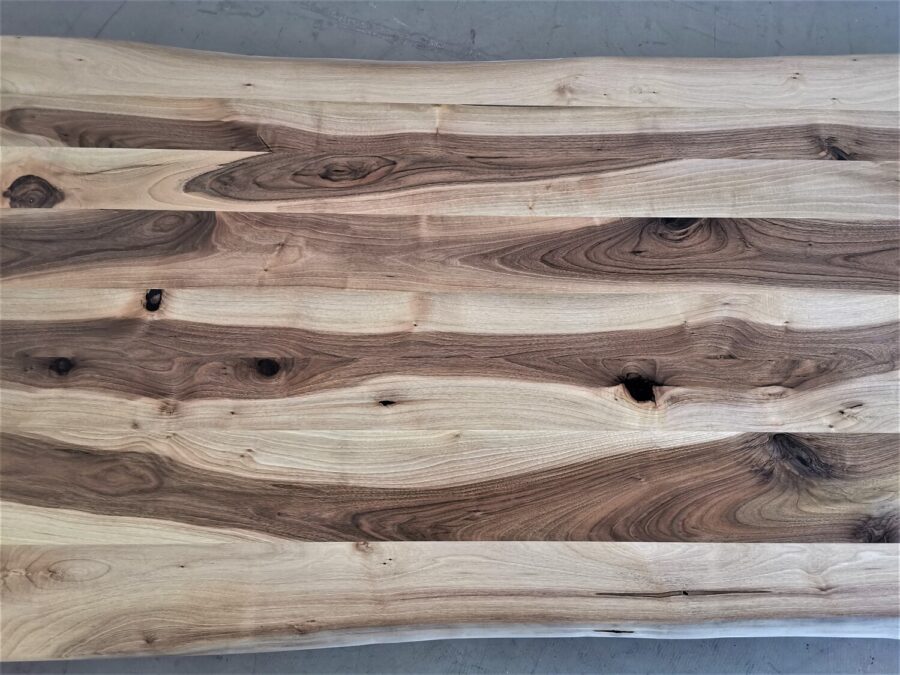 massivholz-tischplatte-baumkante-nussbaum_mb-782 (6)