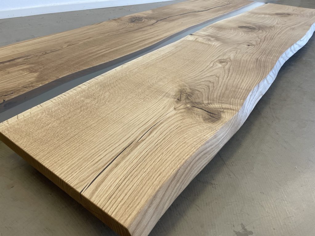 massivholz-tischplatte-baumkante-epoxid-asteiche_mb-818 (12)