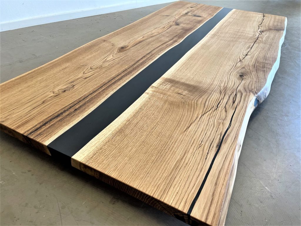 massivholz-tischplatte-baumkante-epoxidharz-klar-asteiche_mb-820 (11)