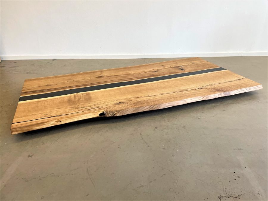 massivholz-tischplatte-baumkante-epoxidharz-klar-asteiche_mb-820 (4)