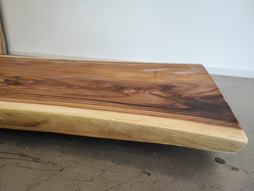 massivholz-tischplatte-baumplatte-baumkante-akazie_mb-843 (2)