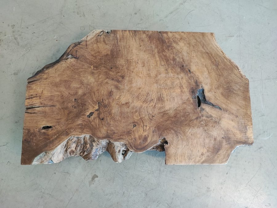massivholz-tischplatte-baumkante-