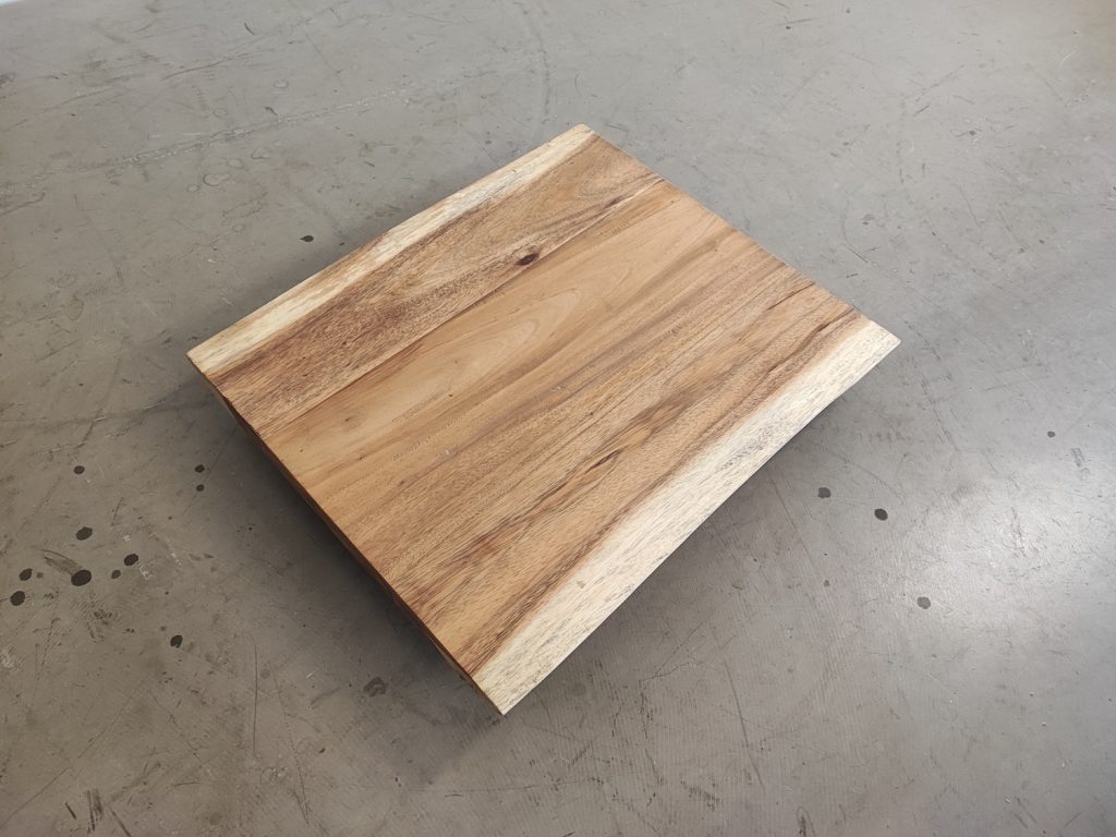 massivholz-tischplatte-baumkante-akazie_mb-906 (6)