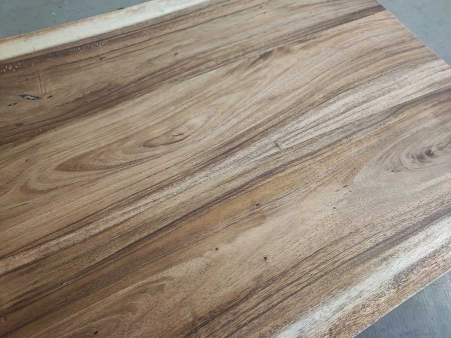 massivholz-tischplatte-baumkante-akazie_mb-908 (3)