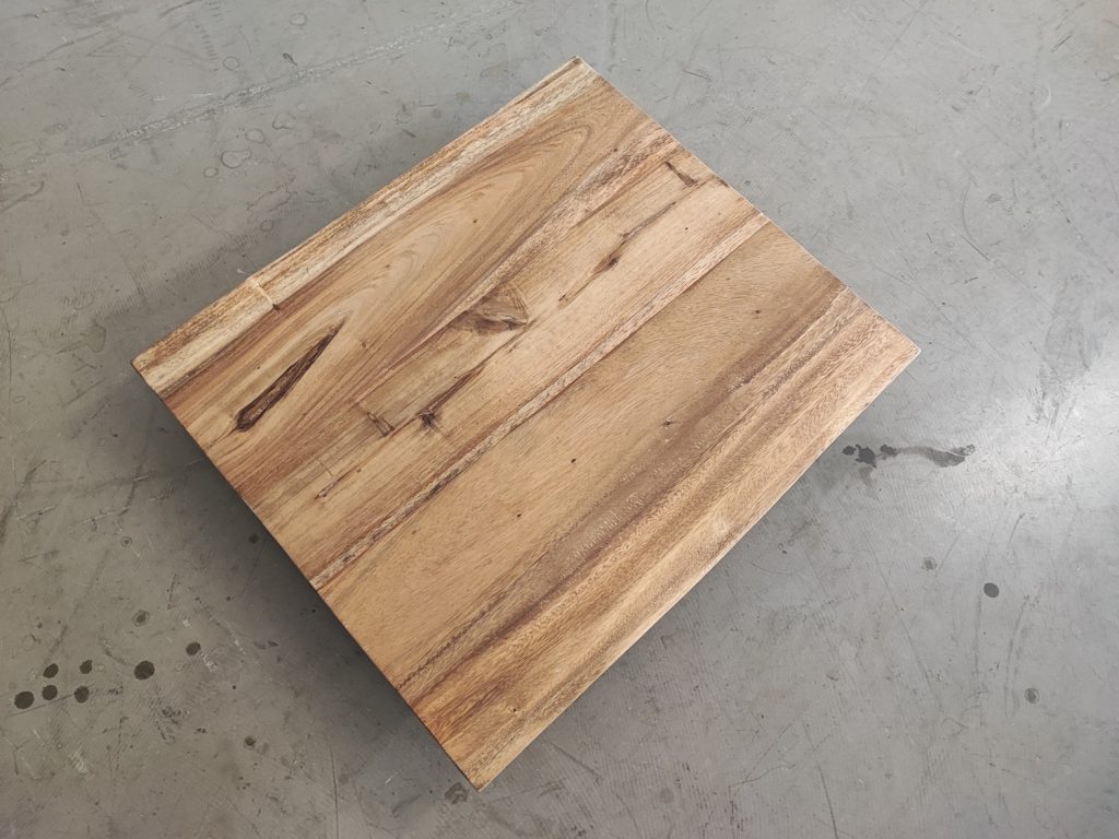 massivholz-tischplatte-baumkante-akazie_mb-910 (5)