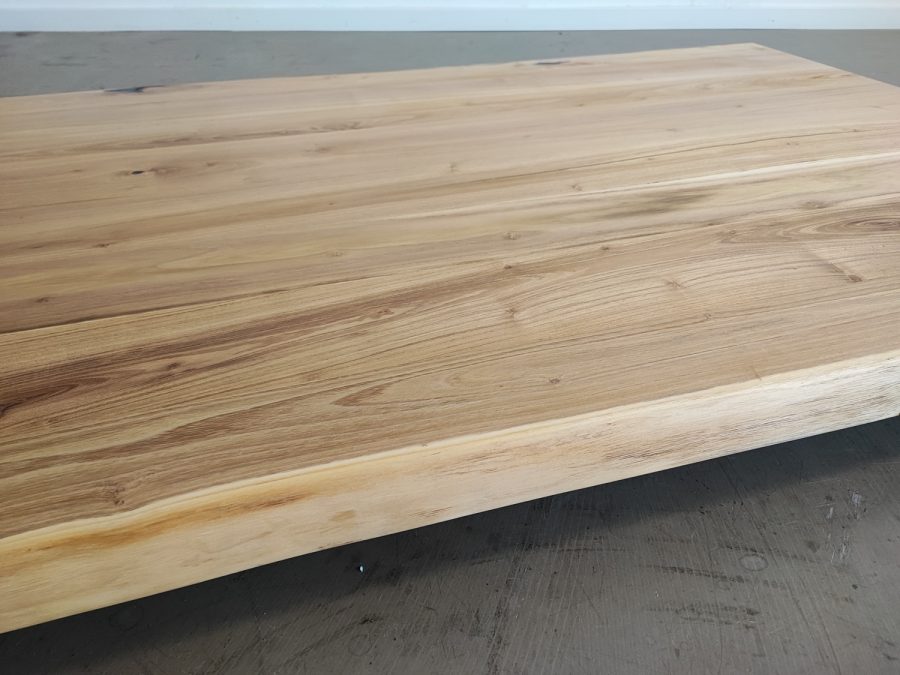 massivholz-tischplatte-baumkante-akazie_mb-931 (1)