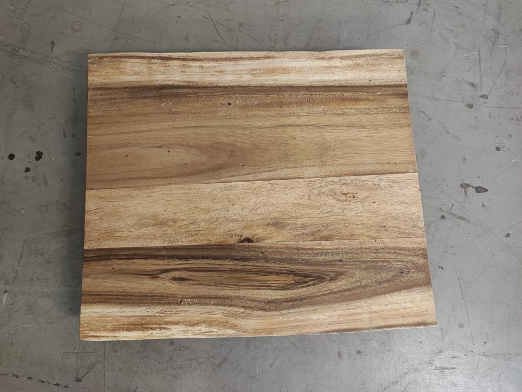 massivholz-tischplatte-baumkante-akazie_mb-934 (4)
