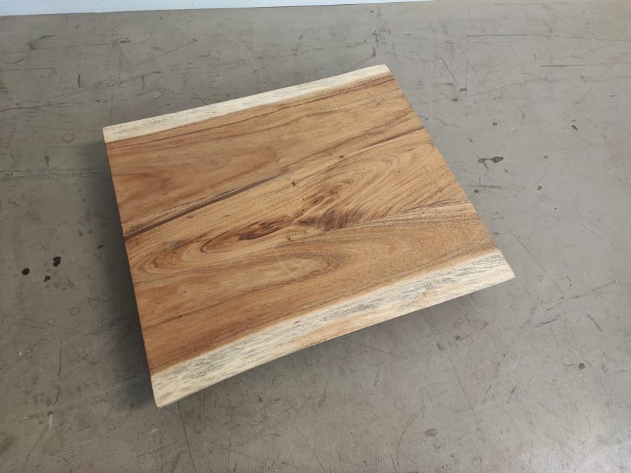 massivholz-tischplatte-baumkante-akazie_mb-935 (6)