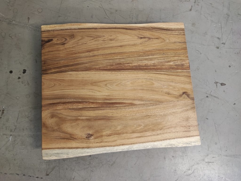 massivholz-tischplatte-baumkante-akazie_mb-936 (4)