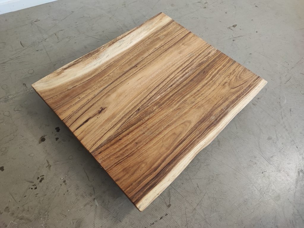 massivholz-tischplatte-baumkante-akazie_mb-937 (6)