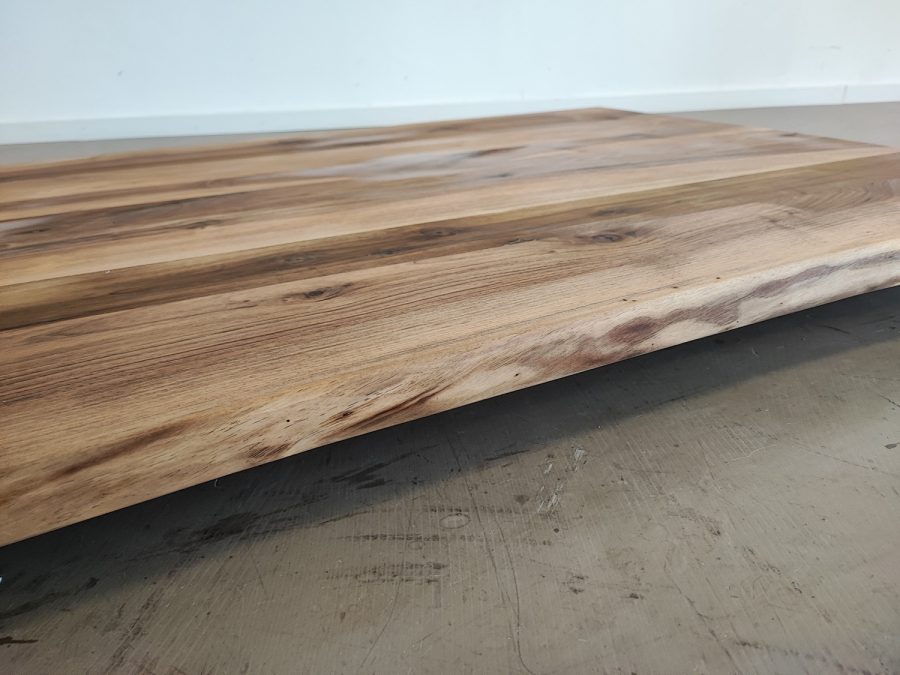 massivholz-tischplatte-baumkante-nussbaum_mb-933 (2)