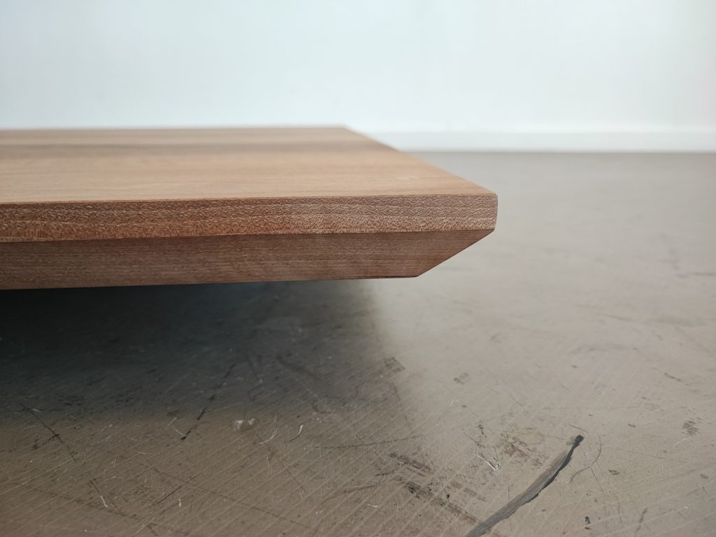 massivholz-tischplatte-schweizer kante-nussbaum_mb-920 (4)