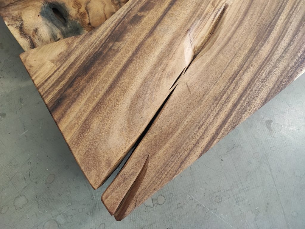 massivholz-tischplatte-design-baumkante-akazie_mb-984 (6)